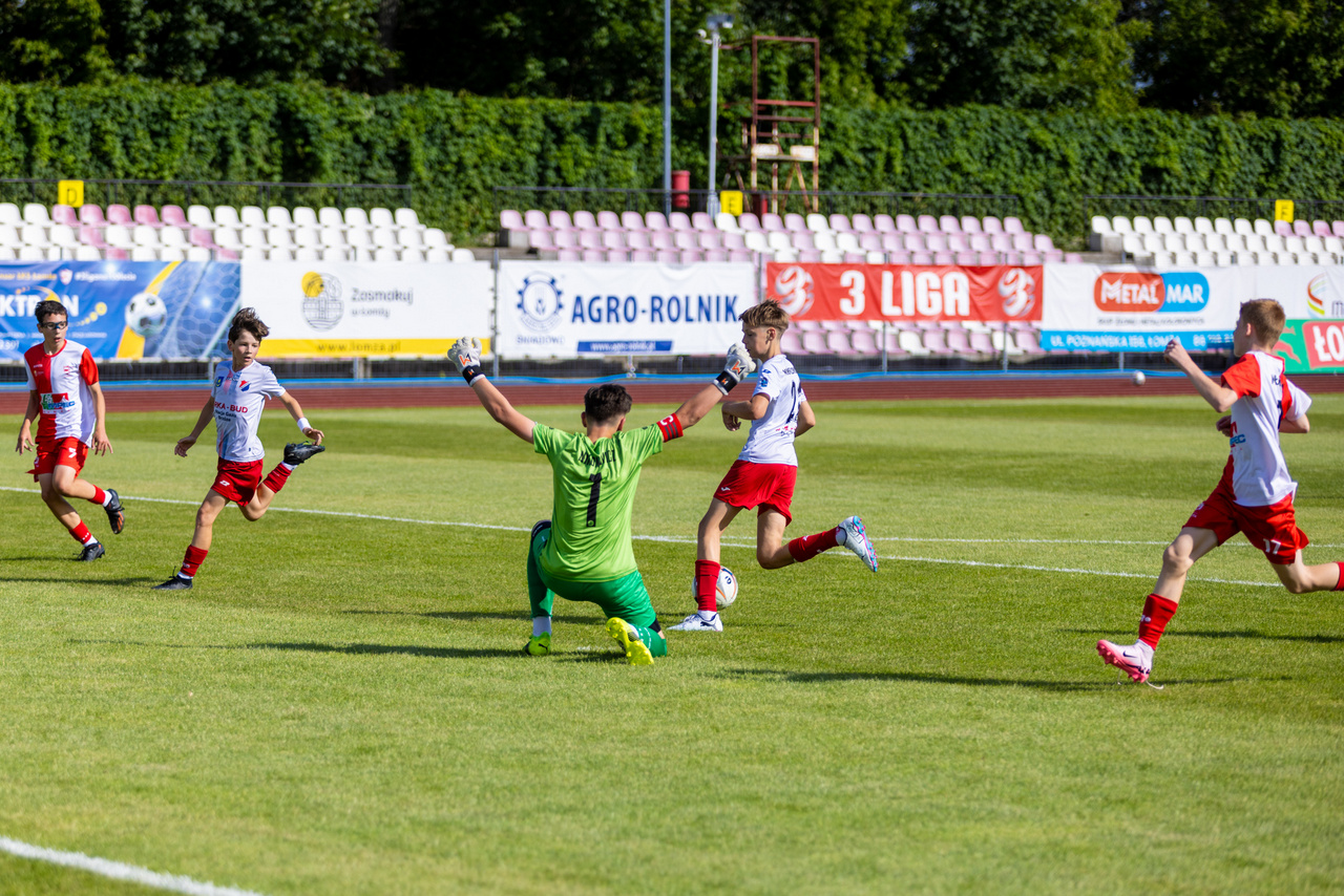 Varsovia Warszawa i mała Natalia zwycięzcami piłkarskiego Łomża Cup 2024