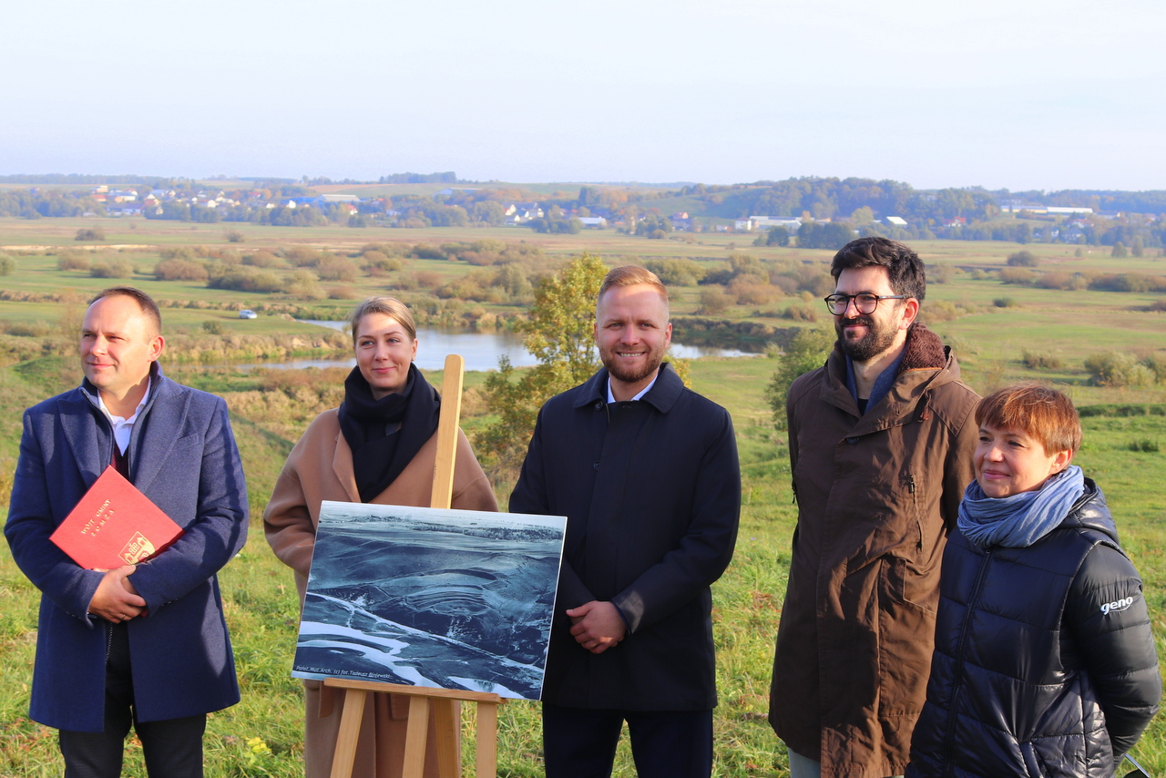 wykopaliska archeologiczne - konferencja prasowa