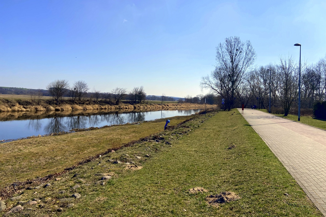 bulwary nadnarwiańskie - istniejący odcinek