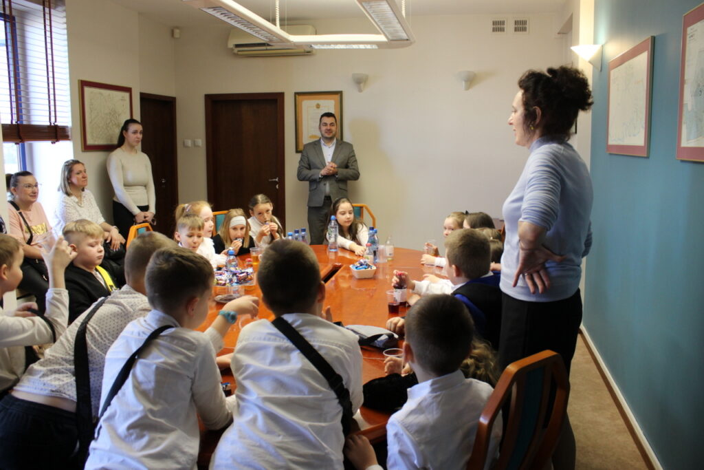 Dzieci uroczyście nadały imię jelonkowi