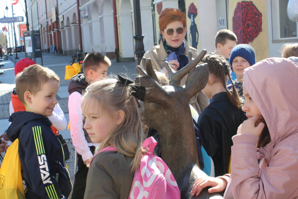 Dzieci uroczyście nadały imię jelonkowi