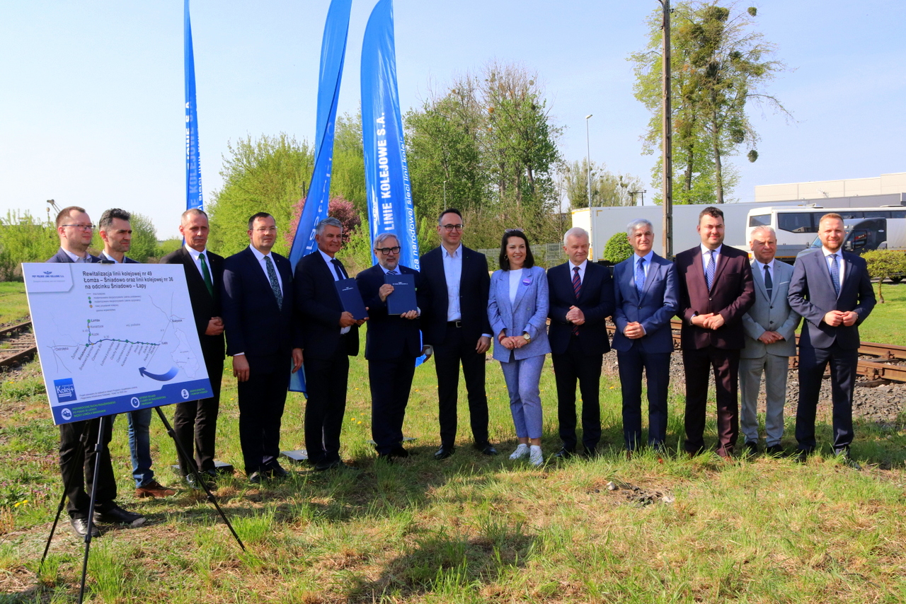 uczestnicy briefingu o rewitalizacji kolei do Łomży