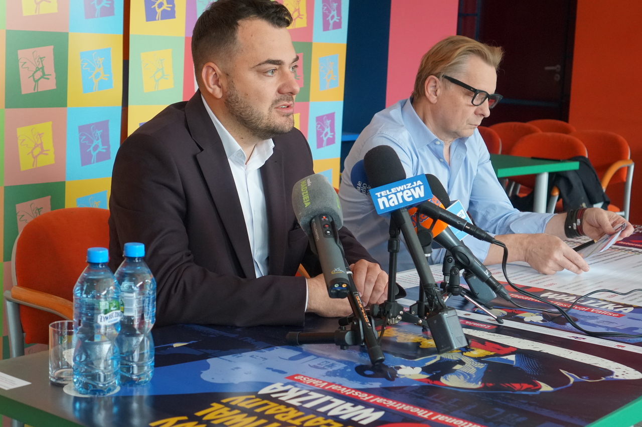 Prezydent Łomży Mariusz Chrzanowski i dyrektor TLiA Jarosław Antoniuk