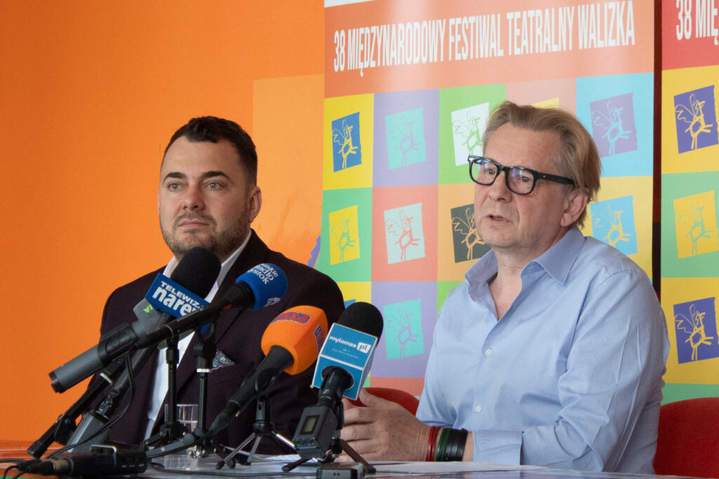 Prezydent Łomży Mariusz Chrzanowski i dyrektor TLiA Jarosław Antoniuk