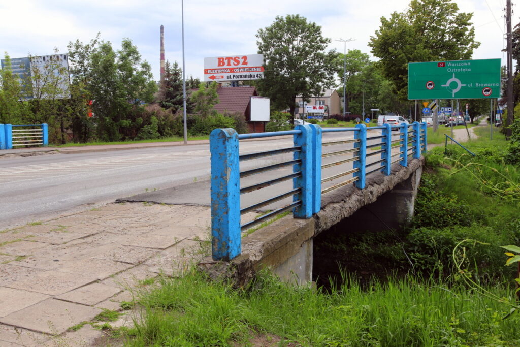 most przez rzekę Łomżyczkę