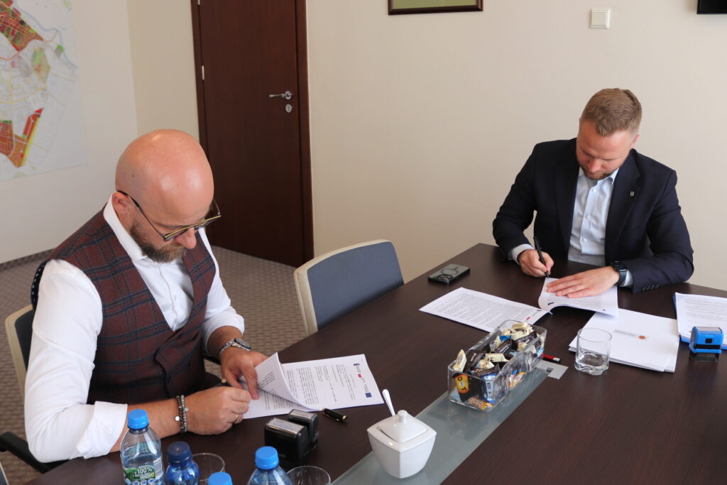 park rajd podpisanie umowy