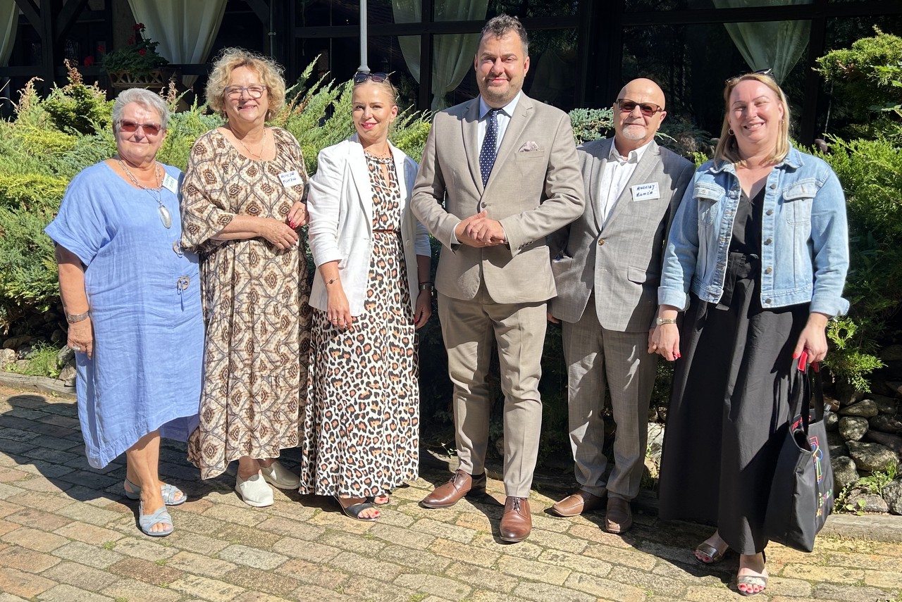 Przedstawiciele Łomżyńskiej Rady Seniorów z prezydentem Łomży Mariuszem Chrzanowskim