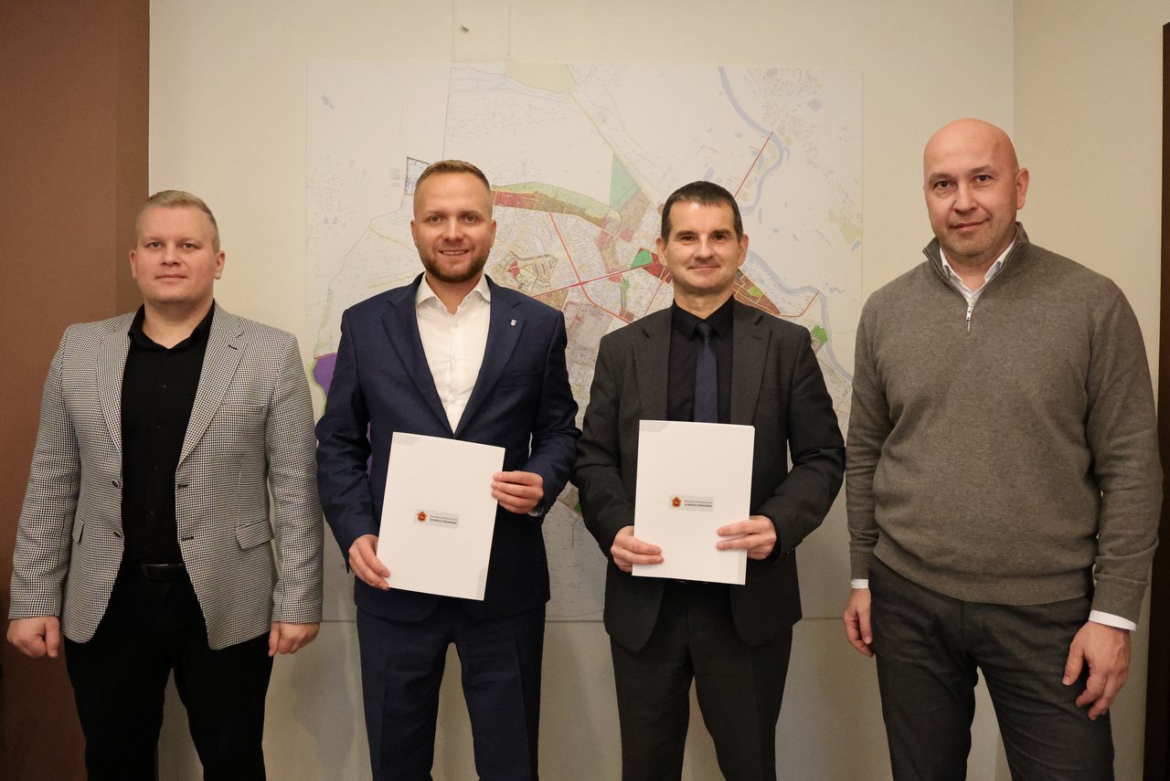 podpisanie umowy z firmą Strabag na remont ulicy Wojska Polskiego