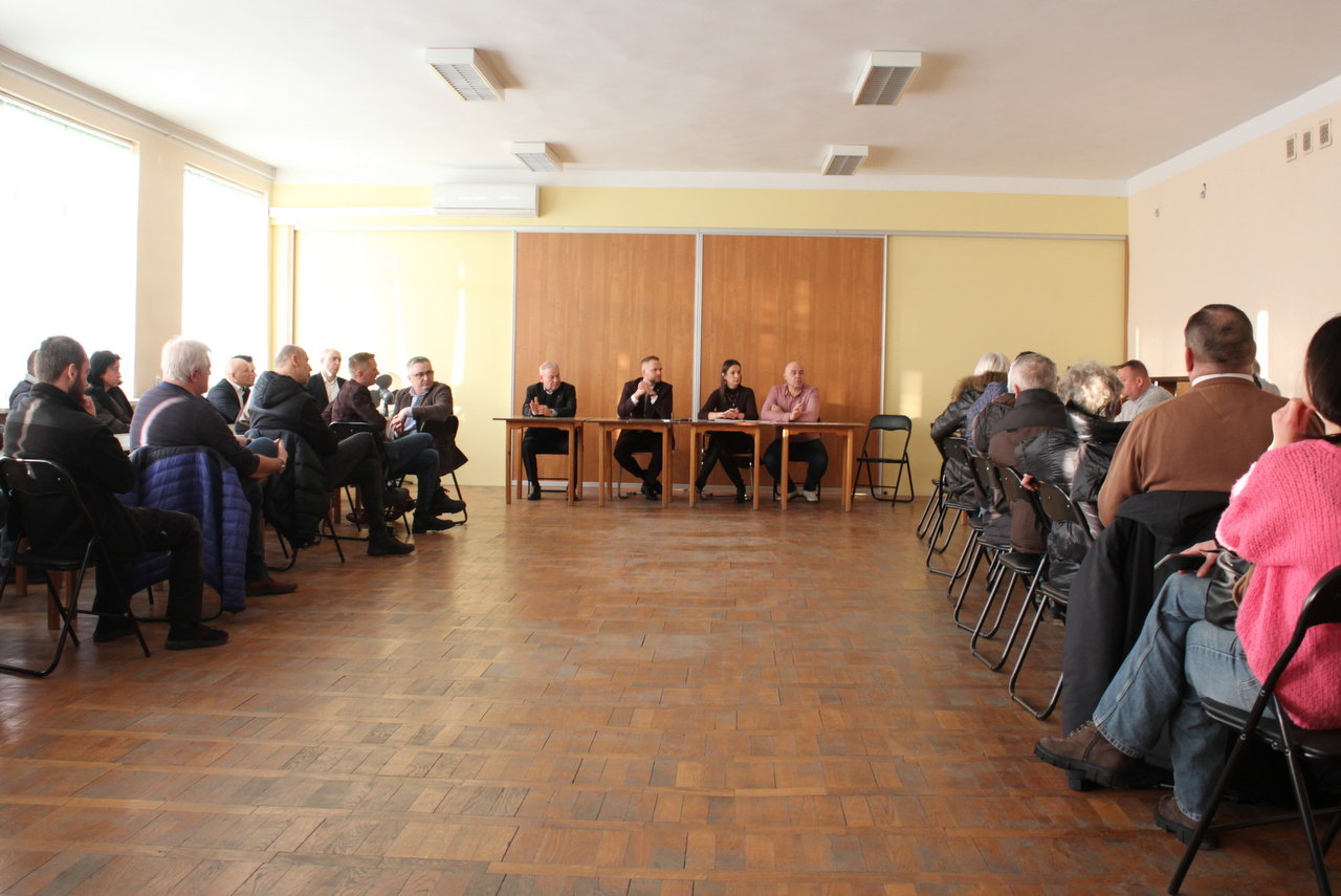 spotkanie w sprawie parkingów na osiedlu Perspektywa